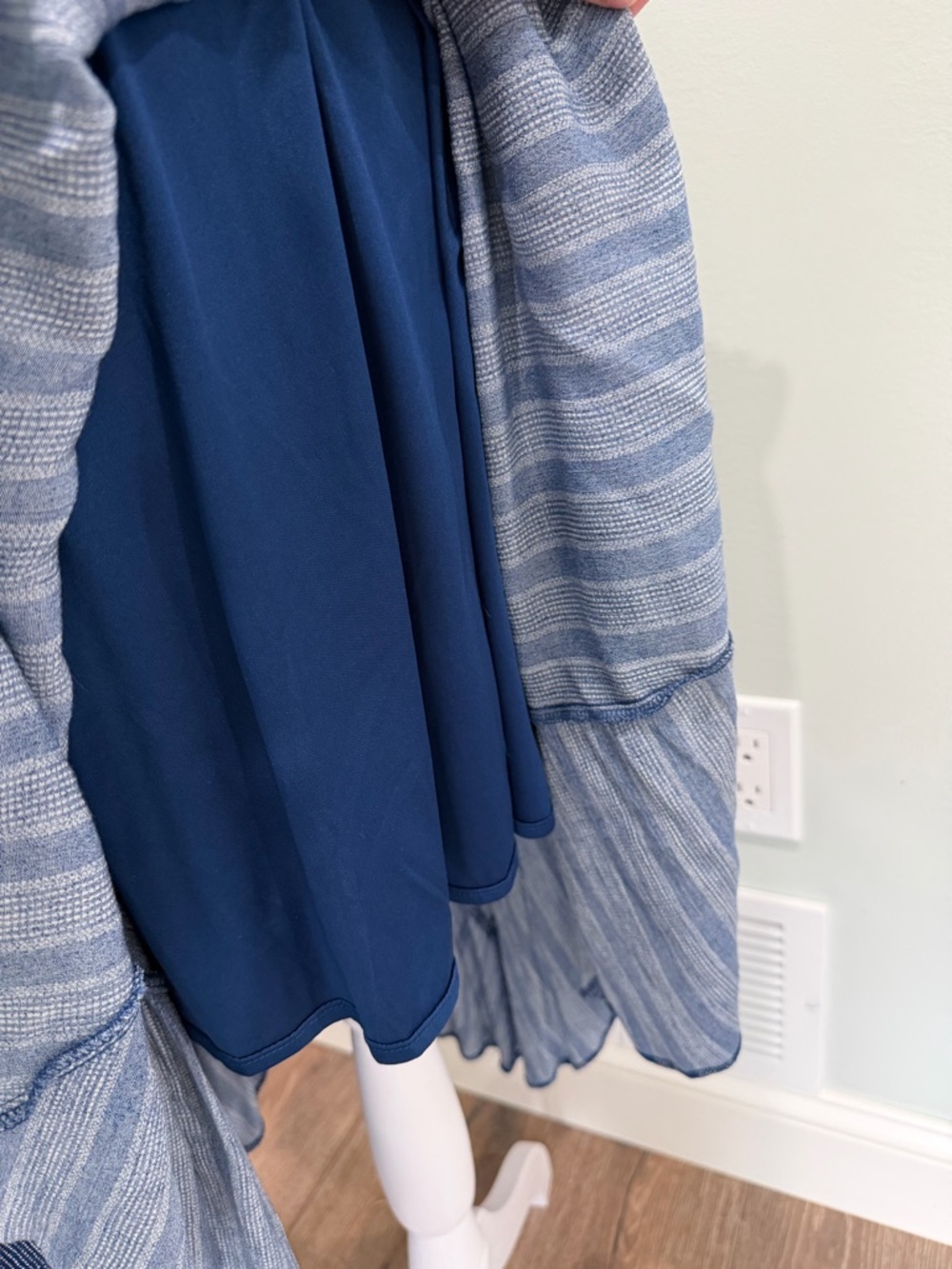 Lumiere Blue Striped Seeveless midi dress High Low Asymmetrical Hem Size Small - Picture 4 of 10